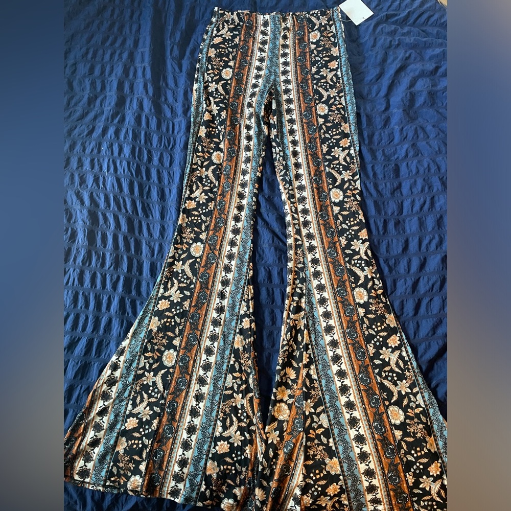 Vibe boho flare pants in size Small